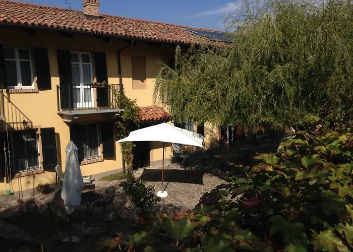 Cascina Barin Farm stay Roddi